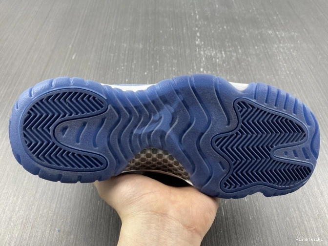 11 AR0715-441 Navy Midnight Air Jordan WMNS Velvet 0731